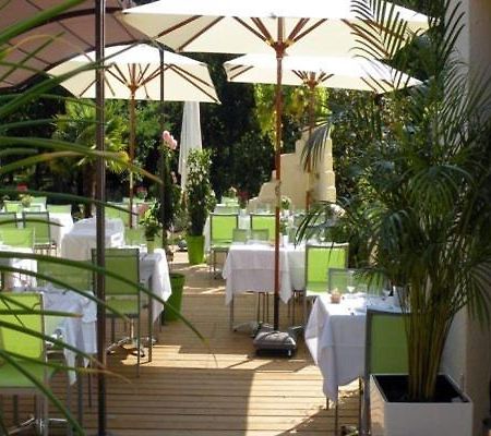 Logis Hotels - Le Pont Bernet - Hotel 2 Etoiles Et Restaurant Le Pian-Médoc Dış mekan fotoğraf