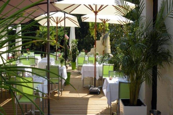 Logis Hotels - Le Pont Bernet - Hotel 2 Etoiles Et Restaurant Le Pian-Médoc Dış mekan fotoğraf