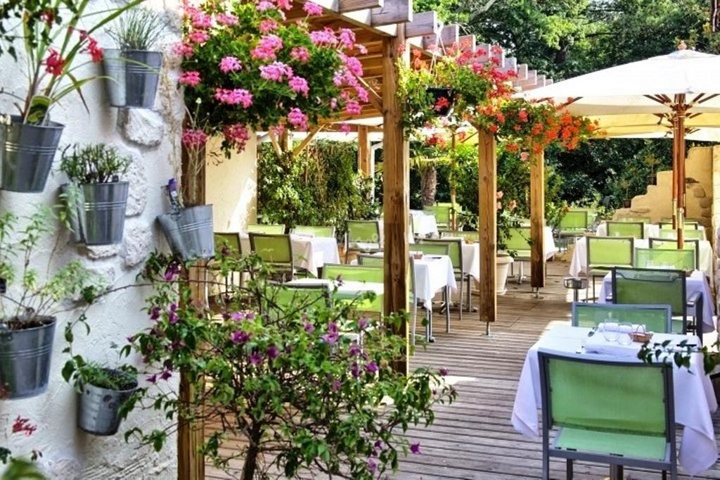 Logis Hotels - Le Pont Bernet - Hotel 2 Etoiles Et Restaurant Le Pian-Médoc Dış mekan fotoğraf