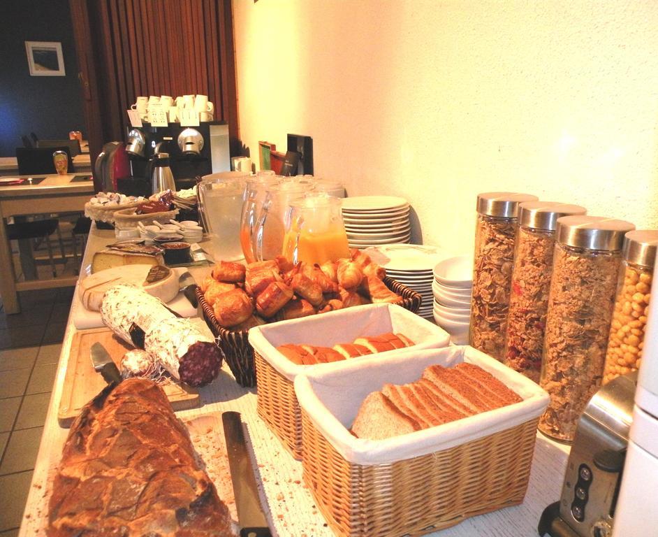 Logis Hotels - Le Pont Bernet - Hotel 2 Etoiles Et Restaurant Le Pian-Médoc Dış mekan fotoğraf
